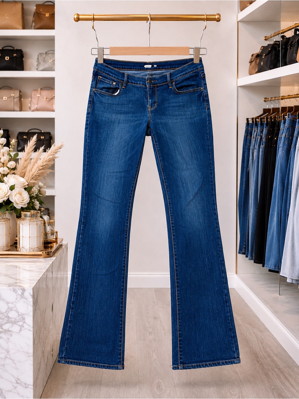 ☀️2/$20 Old Navy “Curvy Straight” Classic Blue Jeans | Size 32 | 34” Waist